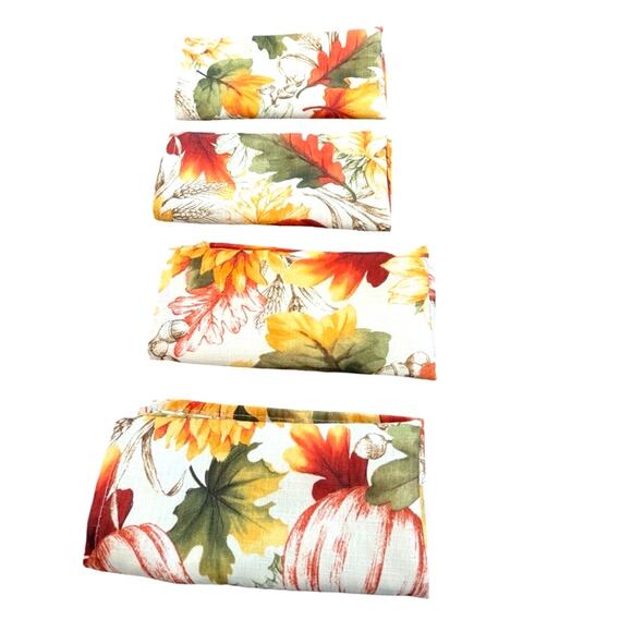 Set Of 4 Fall Napkins ,17x 17, Looks new but no tags - Picture 2 of 11